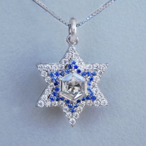 Luxury Star front